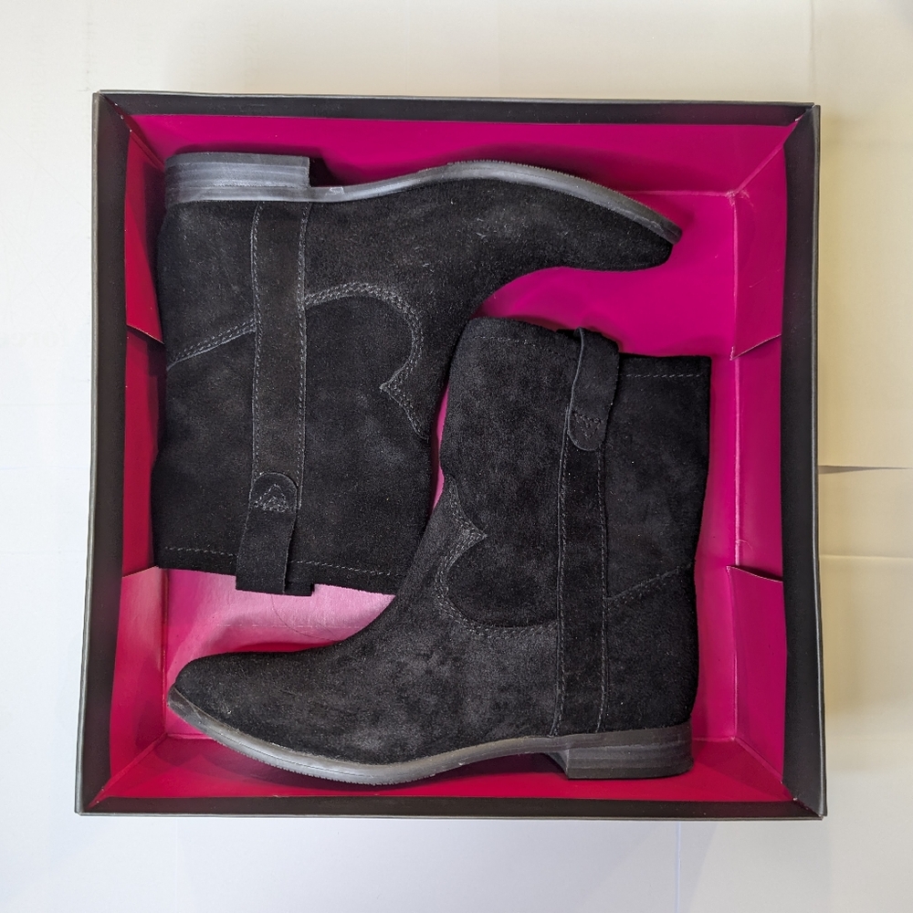 VINCE CAMUTO FANTI ANKLE BOOTS - Womens Shoe Size 6 Black Suede Leather WITH BOX